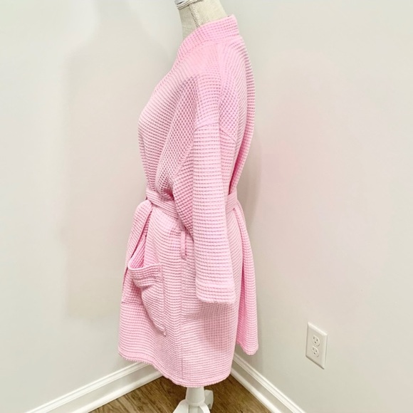 Terry Town Short Waffle Robe - Picture 4 of 7